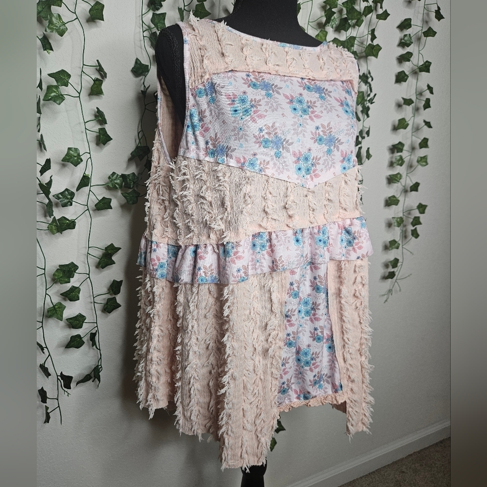 NWOT POL Mixed Media Boho Floral A-line Pink Fluffy Flowy Tank Blouse - Picture 2 of 8